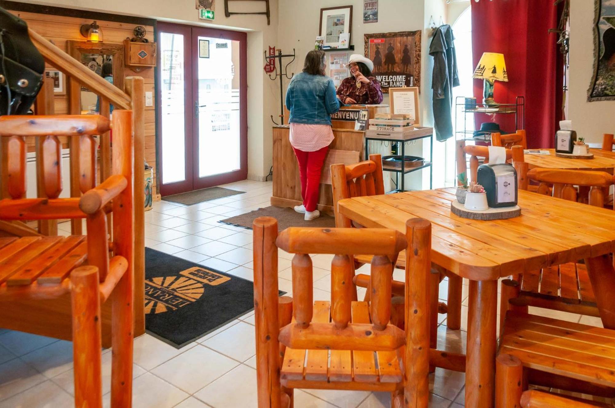 Hotel Le Ranch Brulon Ngoại thất bức ảnh