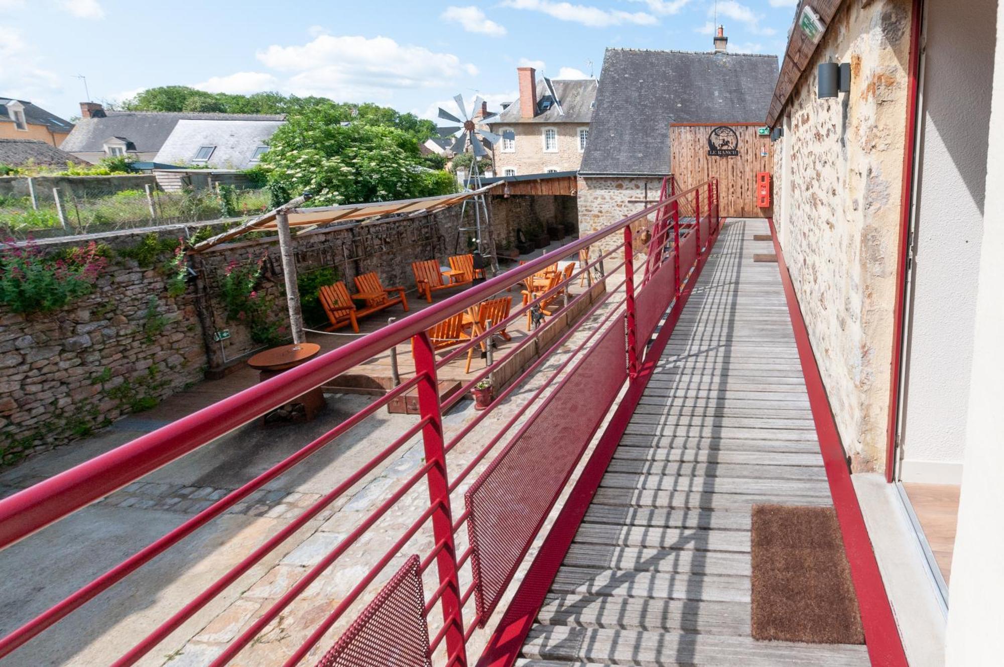 Hotel Le Ranch Brulon Ngoại thất bức ảnh